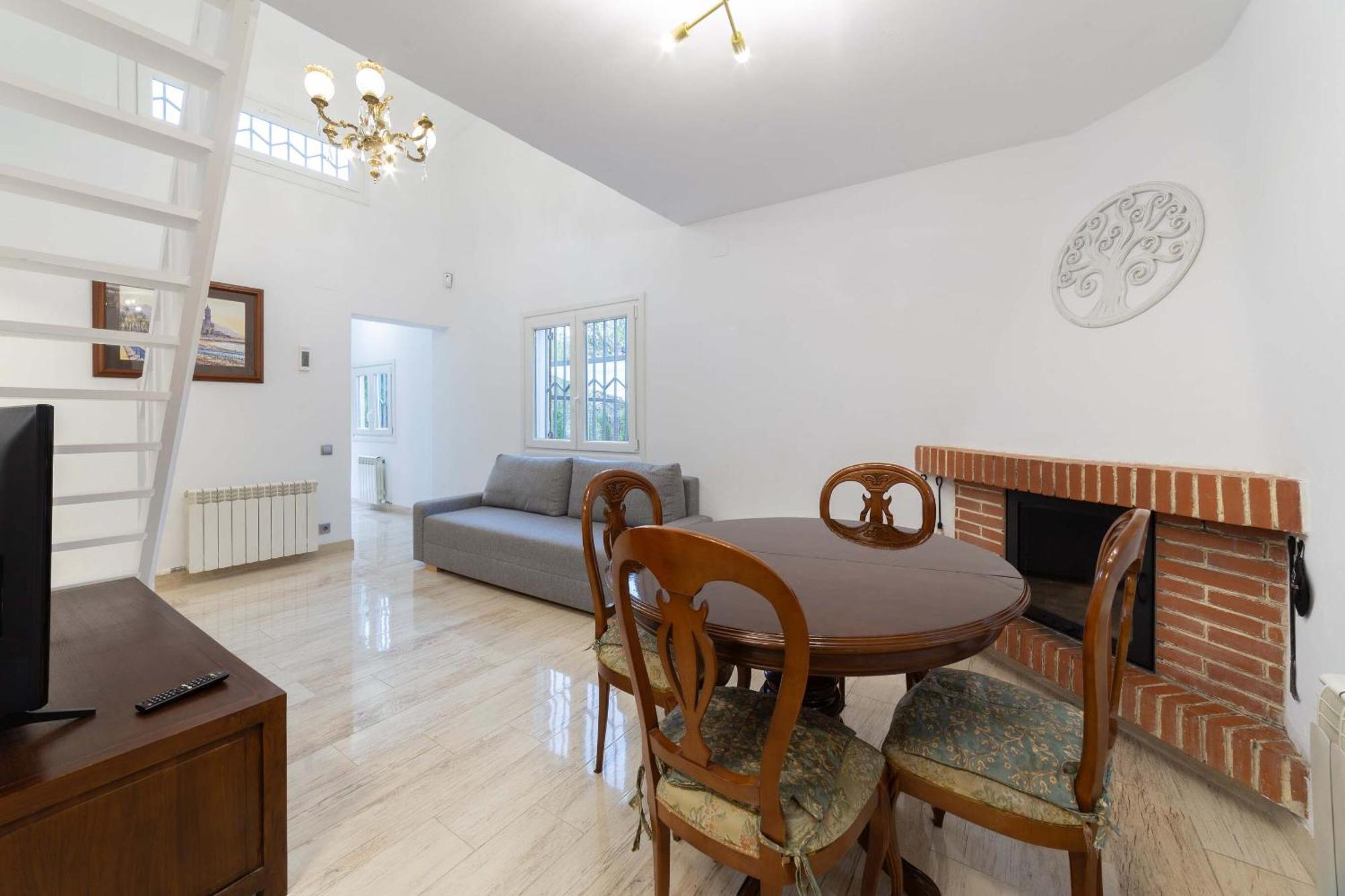 Silom House Villa Сант Пере де Рибес Екстериор снимка