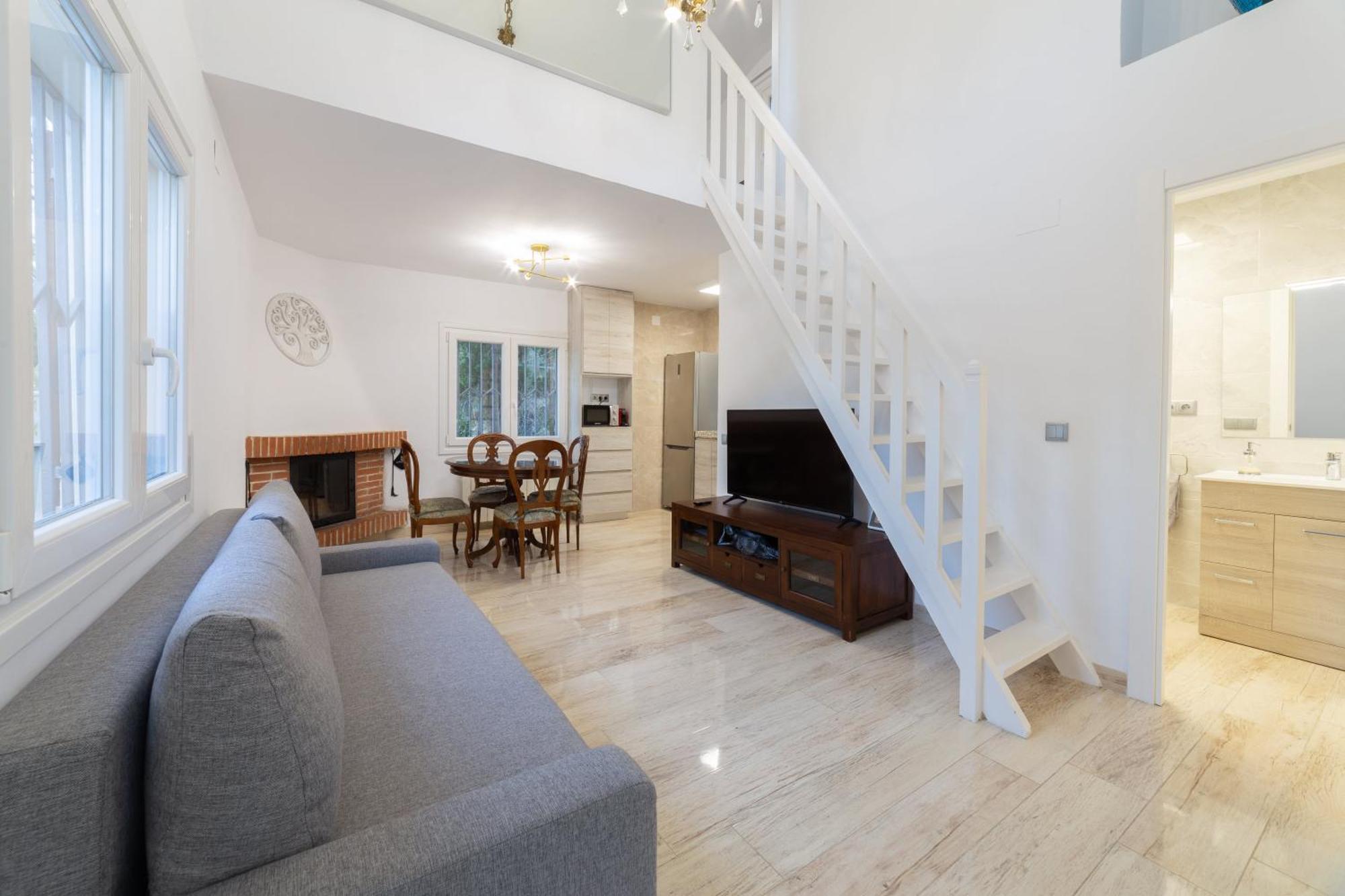 Silom House Villa Сант Пере де Рибес Екстериор снимка